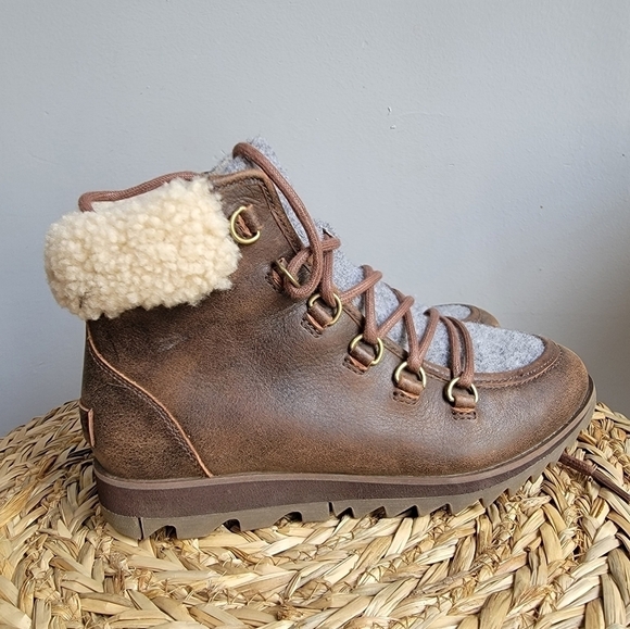 Sorel women's Harlow Lace Cozy waterproof boot women's 6 - Picture 2 of 9